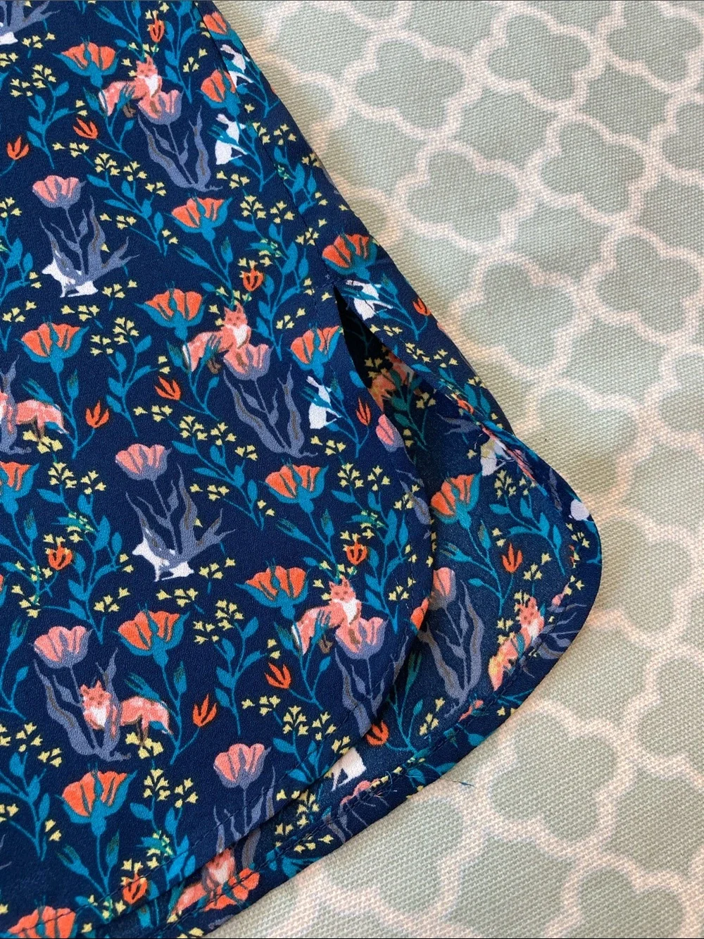 Loft Bunny Fox Floral Sleeveless Blouse XXL - Picture 7 of 11